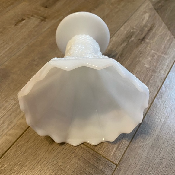 Grapevine milk glass - Picture 3 of 10